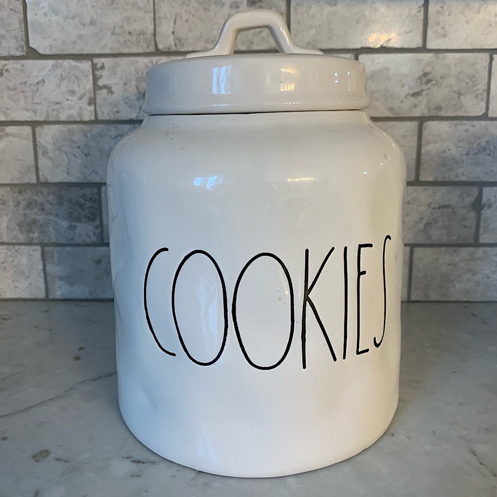 Rae Dunn - 2018 COOKIES canister!